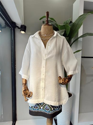 Ekru Yanı Yırtmaçlı Oversize Gömlek