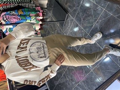 Ekru Yazılı Kapşonlu Sweat