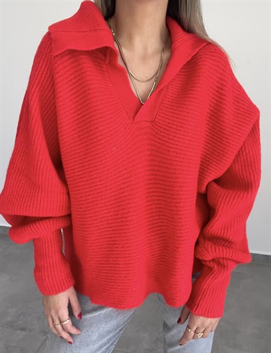 Geniş Yaka Kırmızı Triko Kazak