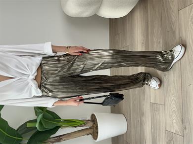 Gold Detaylı Parlak Pantolon