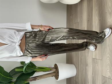 Gold Detaylı Parlak Pantolon