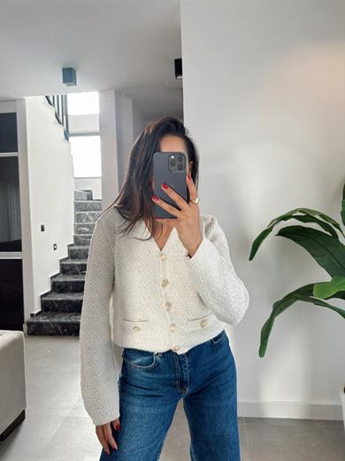 Gold Düğmeli Ekru Triko Hırka