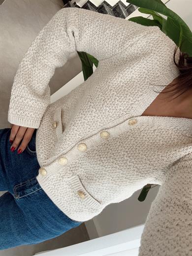 Gold Düğmeli Ekru Triko Hırka