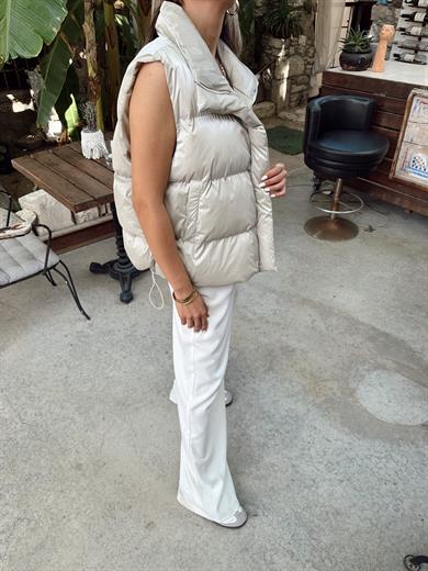 Gold Yan Cep Detaylı Parlak Yelek