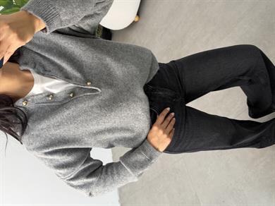 Gri 4 Düğmeli Triko Kazak