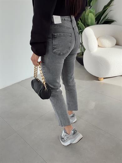 Gri Boyfit Kesik Paça Jean