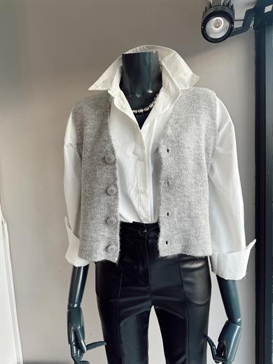 Gri Düğmeli Triko Yelek