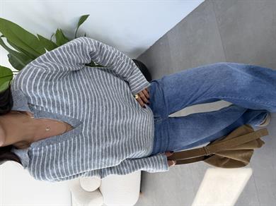 Gri-Ekru Çizgili Polo Yaka Triko Kazak