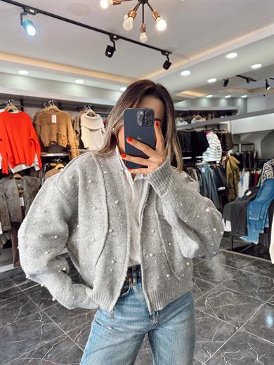 Gri İncili Triko Hırka