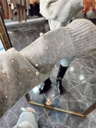 Gri İncili Triko Hırka