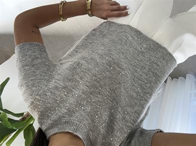 Gri Taş Detaylı Triko Kazak