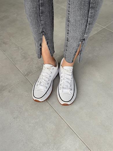 Gri Yırtmaçlı Kot Pantolon