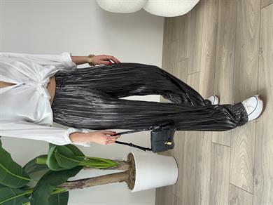 Gümüş Detaylı Parlak Pantolon