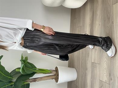 Gümüş Detaylı Parlak Pantolon