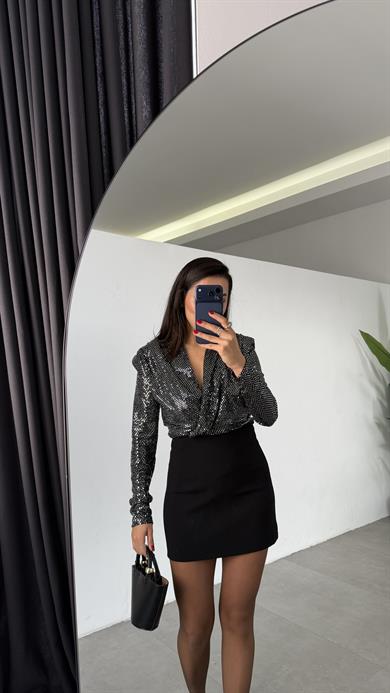 Gümüş Pullu Kruvaze Çıtçıtlı Body