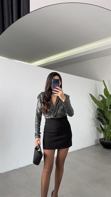Gümüş Pullu Kruvaze Çıtçıtlı Body