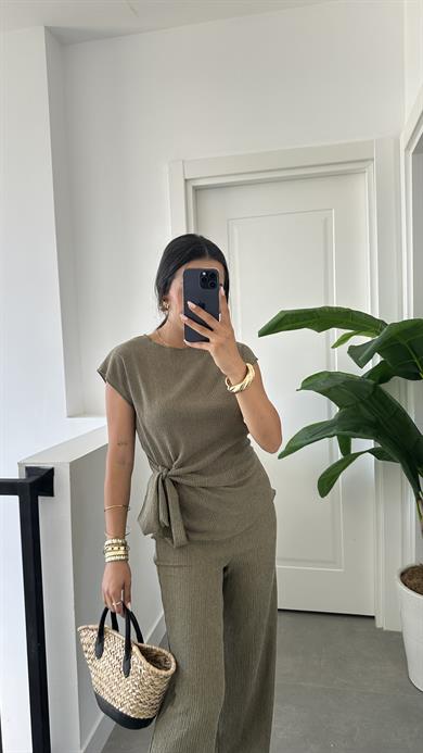 Haki Bağlama Detaylı Bluz Pantolon Takım
