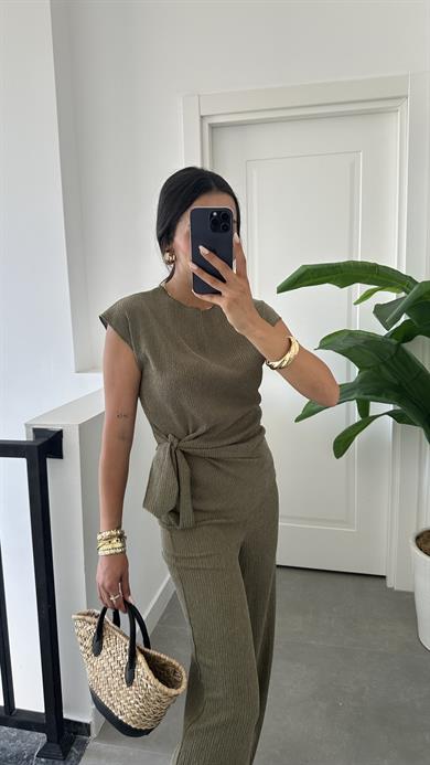 Haki Bağlama Detaylı Bluz Pantolon Takım