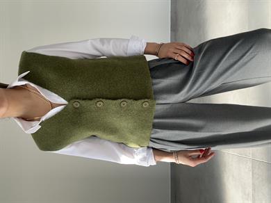 Haki Düğmeli Triko Yelek