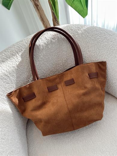 Helena Kahve Süet Model El Ve Kadın Omuz Çantası