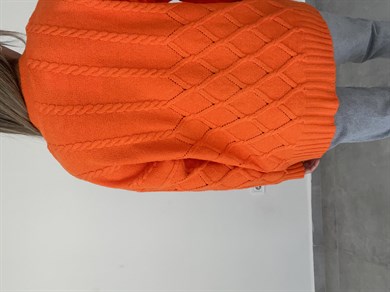 Kabartma Örgü Desenli Turuncu Triko Hırka