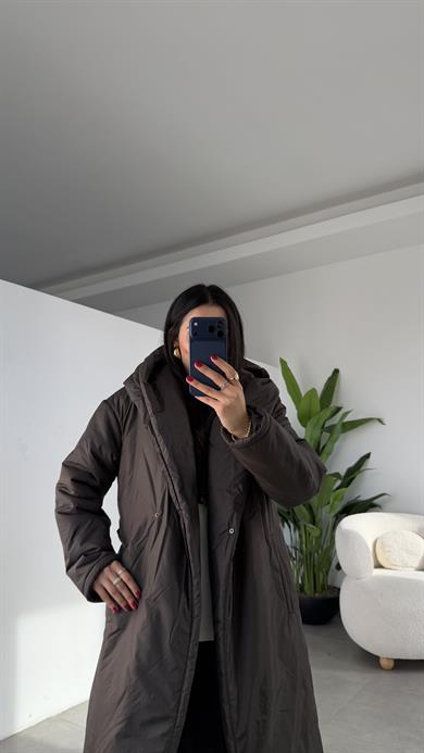 Kahve Kapüşonlu Elyaflı Uzun Mont