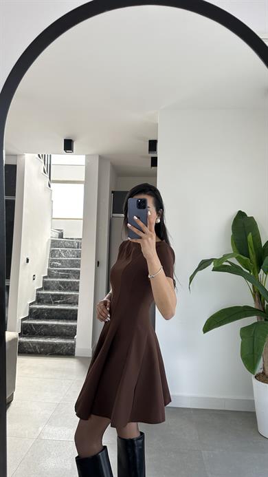 Kahve Kısa Kol Parçalı Kloş Elbise