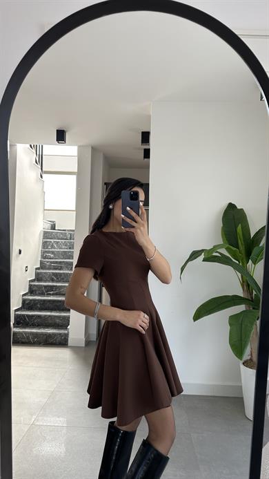Kahve Kısa Kol Parçalı Kloş Elbise
