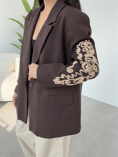 Kahve Kol Nakış Detaylı Vatkalı Ceket