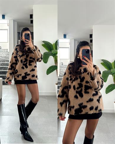 Kahve Leopar Desenli Dik Yaka Kazak