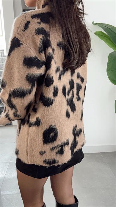 Kahve Leopar Desenli Dik Yaka Kazak