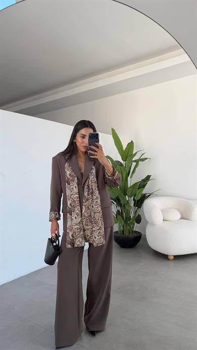 Kahve Oversize Kendinden Şal Detaylı Atlas Takım