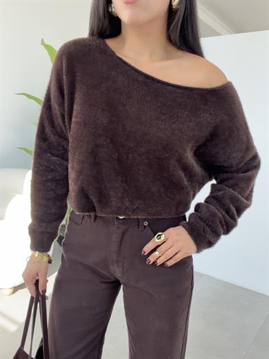 Kahve Sakallı Tek Omzu Açık Kazak