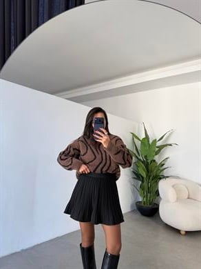 Kahve Siyah Desenli Sakallı Kazak