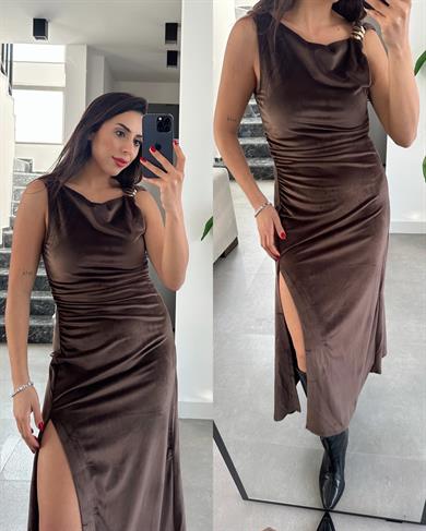 Kahve Toka Detaylı Yırtmaçlı Kadife Elbise