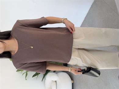 Kahve Vatkalı Basic Yaka Tshirt