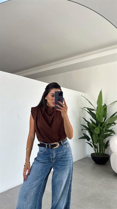 Kahve Vatkalı Degaje Yaka Bluz