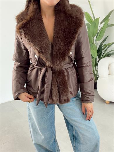 Kahve Yakası Kürklü Kaşe Mont