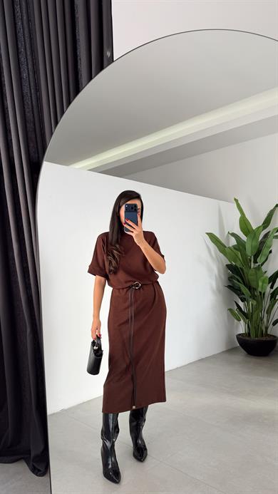 Kahve Yarım Balıkçı Kemer Detaylı Elbise