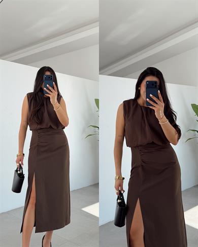 Kahve Yırtmaçlı Elbise