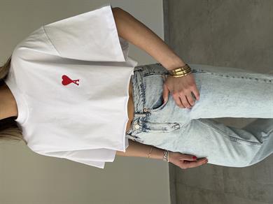 Kalpli Beyaz Crop Tişört