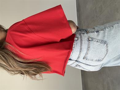 Kalpli Kırmızı Crop Tişört