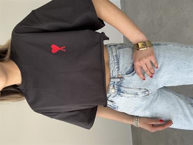 Kalpli Siyah Crop Tişört