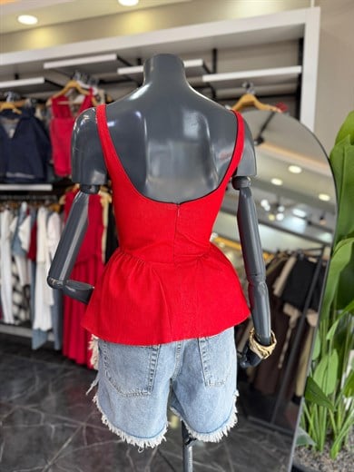 Kırmızı Eteği Balon Detaylı Bluz