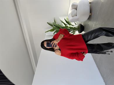 Kırmızı Kolları Katlamalı Triko Kazak