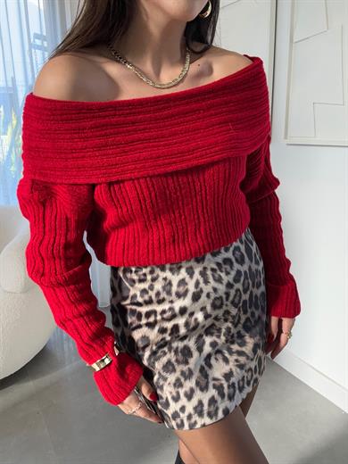 Kırmızı Madonna Yaka Triko Kazak