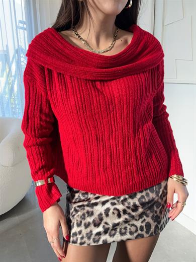 Kırmızı Madonna Yaka Triko Kazak