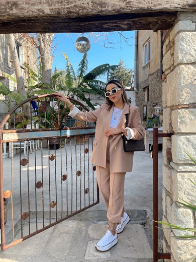 Kolu Katlamalı Camel Blazer Ceket