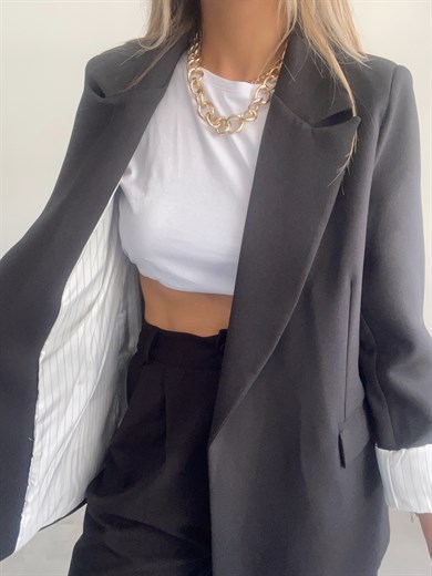 Kolu Katlamalı Siyah Blazer Ceket