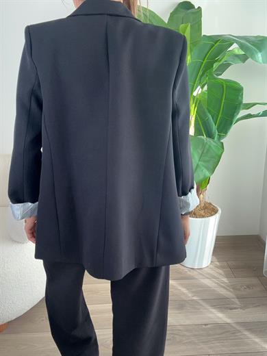 Kolu Katlamalı Siyah Blazer Ceket